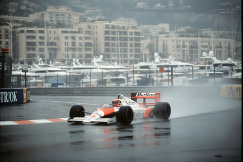 Ayrton Senna et la pluie de Monaco: le tour de qualification qui a tout changé Carrera Café